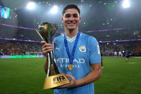 乐竟体育平台-包含皇家马德里前锋取代伤员，首发获全场最佳的词条